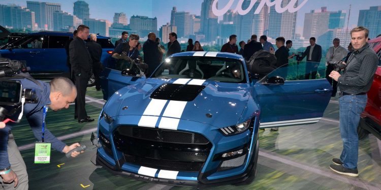 Ford Mustang Shelby GT500 com caixa manual para 2020? 19