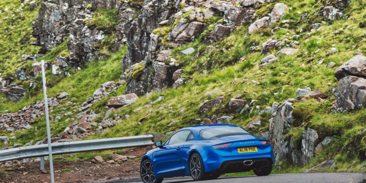 Alpine A110 chega com 300cv e versão cabrio? 18