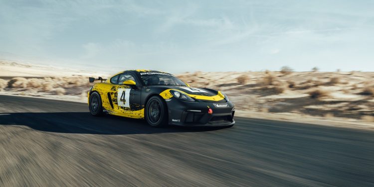 Porsche 718 Cayman GT4 Clubsport fica mais leve e mais potente! 29