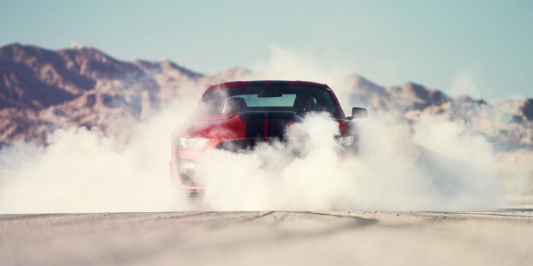 Ford Mustang Shelby GT500 com caixa manual para 2020? 23