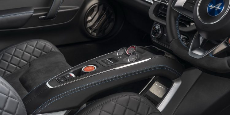 Alpine A110 chega com 300cv e versão cabrio? 21