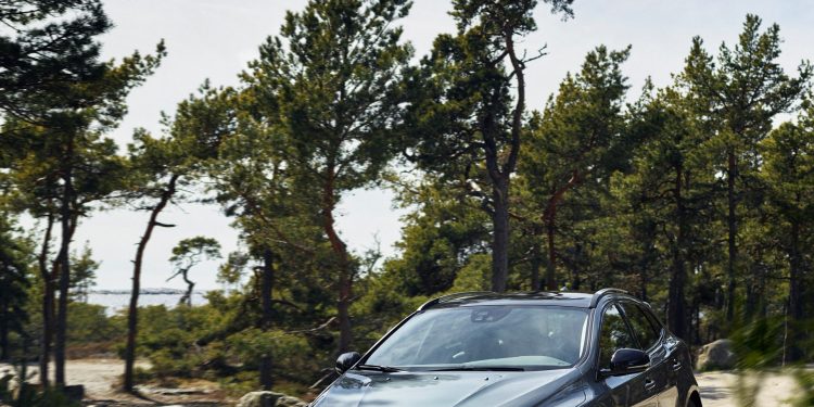 Volvo V40 sai de produção ainda este ano e será substituído por SUV Coupé! 18