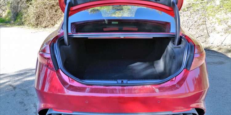 Alfa Romeo Giulia Quadrifoglio 2.9 V6 AT8: O Renascimento Divino! 79