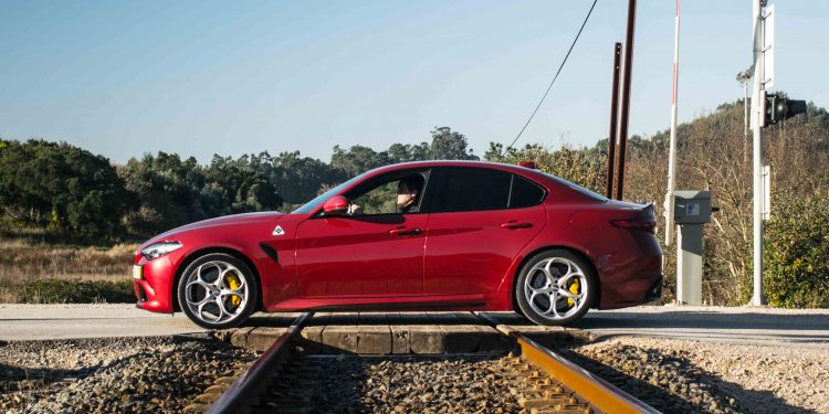 Alfa Romeo Giulia Quadrifoglio 2.9 V6 AT8: O Renascimento Divino! 77
