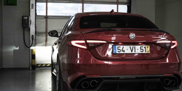 Alfa Romeo Giulia Quadrifoglio 2.9 V6 AT8: O Renascimento Divino! 74