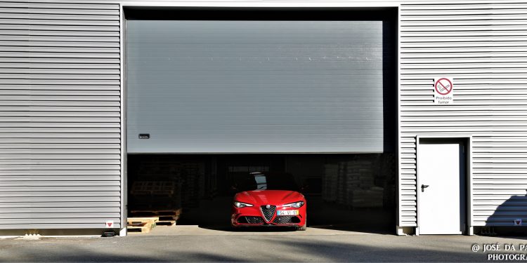 Alfa Romeo Giulia Quadrifoglio 2.9 V6 AT8: O Renascimento Divino! 83