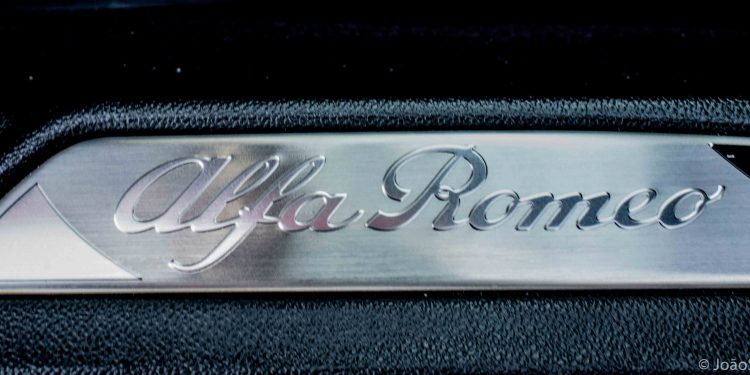 Alfa Romeo Giulia Quadrifoglio 2.9 V6 AT8: O Renascimento Divino! 56