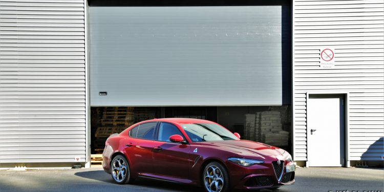 Alfa Romeo Giulia Quadrifoglio 2.9 V6 AT8: O Renascimento Divino! 85