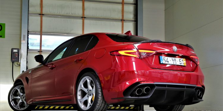 Alfa Romeo Giulia Quadrifoglio 2.9 V6 AT8: O Renascimento Divino! 45