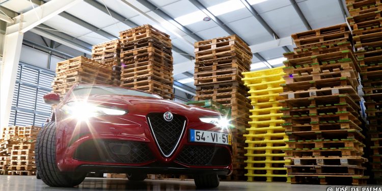 Alfa Romeo Giulia Quadrifoglio 2.9 V6 AT8: O Renascimento Divino! 44