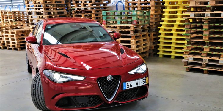 Alfa Romeo Giulia Quadrifoglio 2.9 V6 AT8: O Renascimento Divino! 43