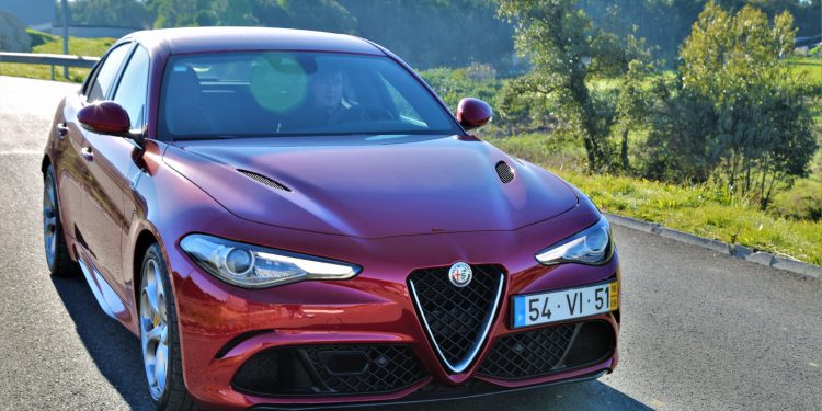 Alfa Romeo Giulia Quadrifoglio 2.9 V6 AT8: O Renascimento Divino! 86