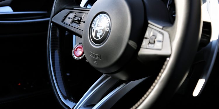 Alfa Romeo Giulia Quadrifoglio 2.9 V6 AT8: O Renascimento Divino! 87