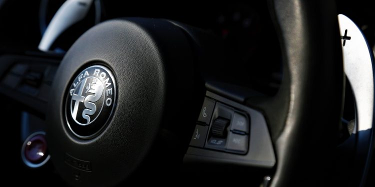 Alfa Romeo Giulia Quadrifoglio 2.9 V6 AT8: O Renascimento Divino! 88