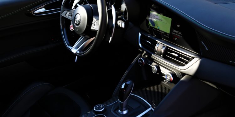 Alfa Romeo Giulia Quadrifoglio 2.9 V6 AT8: O Renascimento Divino! 80
