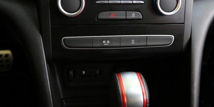 É já no dia 12 que levamos os nossos leitores a andar no Renault Mégane R.S! 17