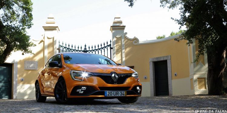 É já no dia 12 que levamos os nossos leitores a andar no Renault Mégane R.S! 13