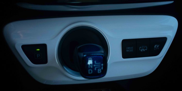 Toyota Prius Plug-In Hybrid Powersky: Multi tecnológico! 37