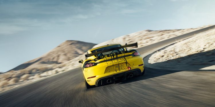 Porsche 718 Cayman GT4 Clubsport fica mais leve e mais potente! 19