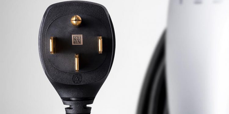 Tesla apresenta um carregador portátil de baterias! 15