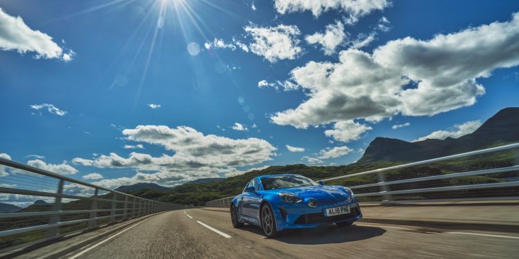 Alpine A110 chega com 300cv e versão cabrio? 15