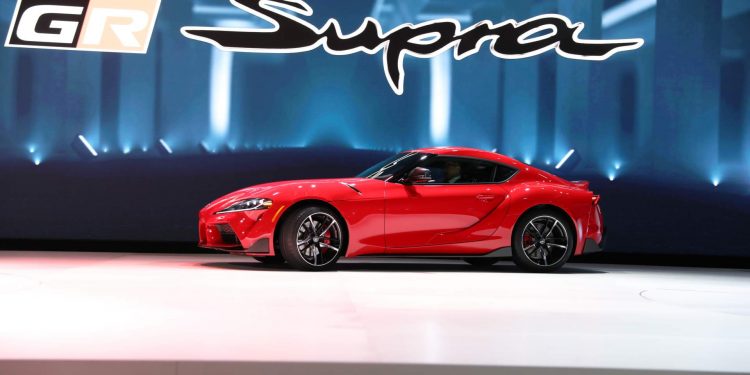 Toyota Supra pode receber caixa manual? 13
