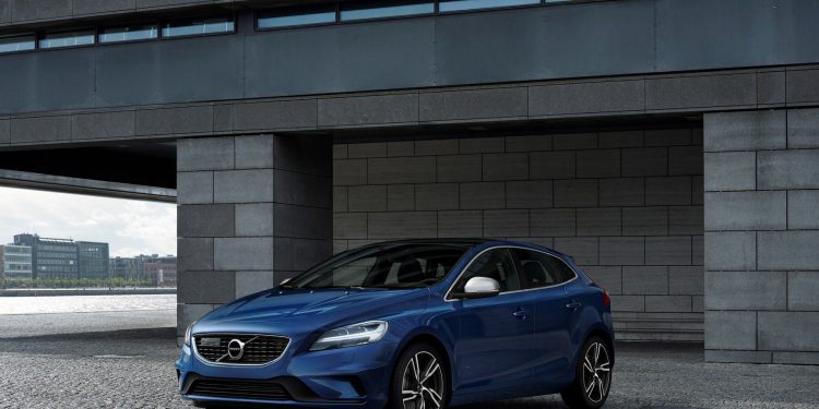 Volvo V40 sai de produção ainda este ano e será substituído por SUV Coupé! 14