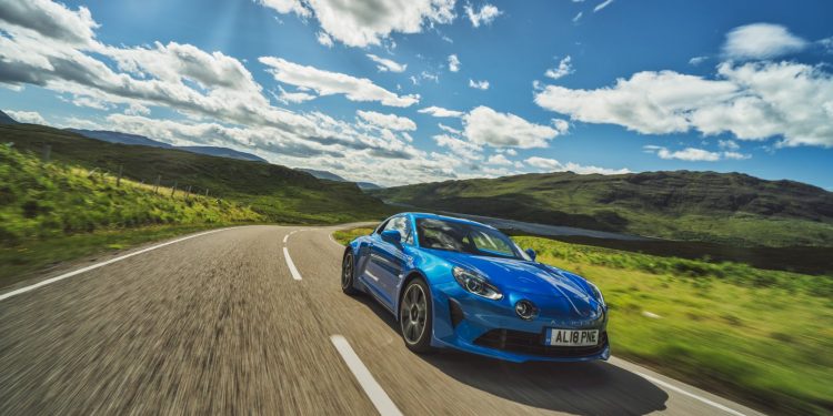 Alpine A110 chega com 300cv e versão cabrio? 13