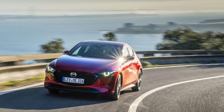 Mazda revela galeria de fotos e especificações do novo Mazda 3! 88