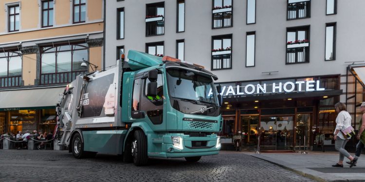 Volvo Trucks entrega os primeiros camiões eléctricos! 15