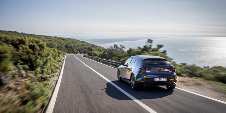 Mazda revela galeria de fotos e especificações do novo Mazda 3! 108