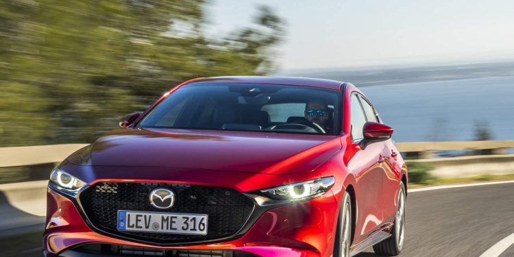 Mazda revela galeria de fotos e especificações do novo Mazda 3! 130