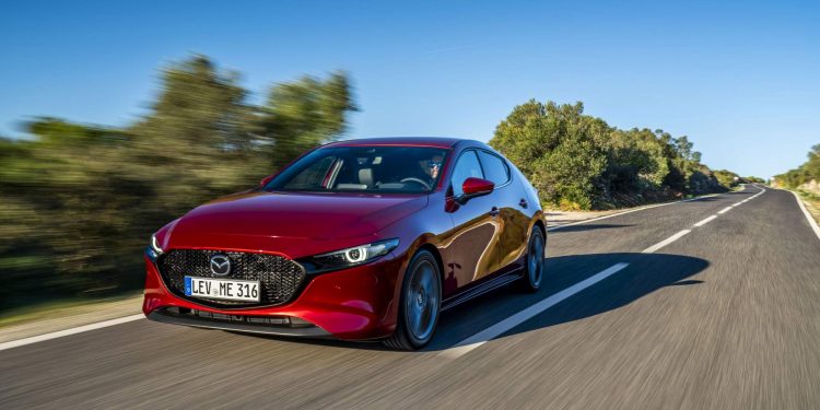 Mazda revela galeria de fotos e especificações do novo Mazda 3! 129