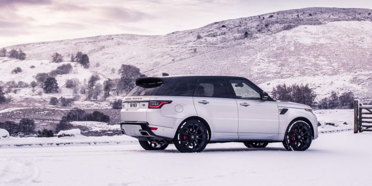 Novo Range Rover Sport HST recebe motorização Híbrida! 37