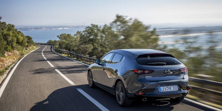 Mazda revela galeria de fotos e especificações do novo Mazda 3! 94