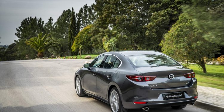 Mazda revela galeria de fotos e especificações do novo Mazda 3! 77