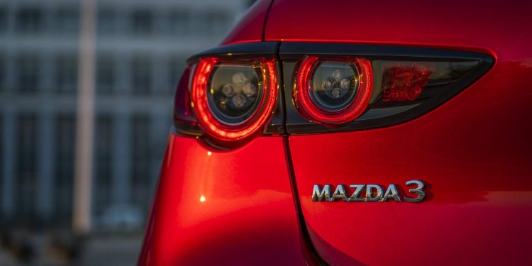 Mazda revela galeria de fotos e especificações do novo Mazda 3! 64