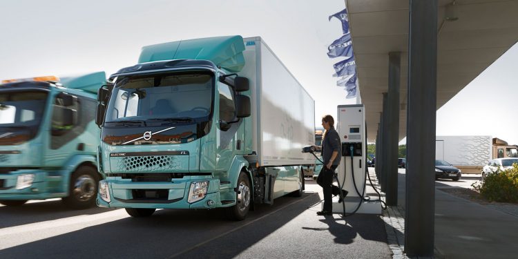 Volvo Trucks entrega os primeiros camiões eléctricos! 14
