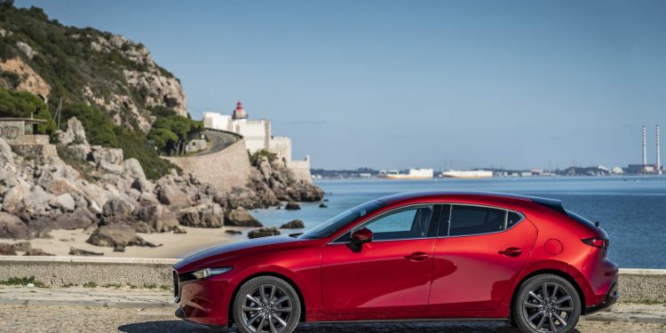 Mazda revela galeria de fotos e especificações do novo Mazda 3! 79