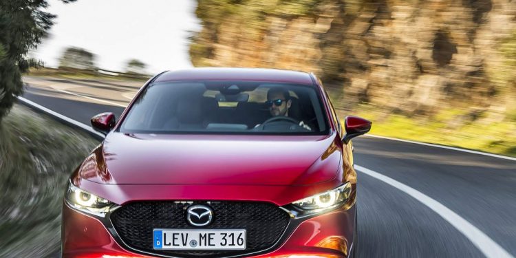 Mazda revela galeria de fotos e especificações do novo Mazda 3! 119