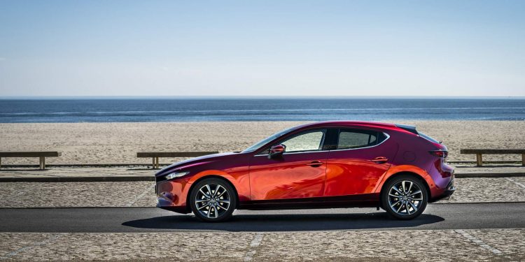 Mazda revela galeria de fotos e especificações do novo Mazda 3! 89