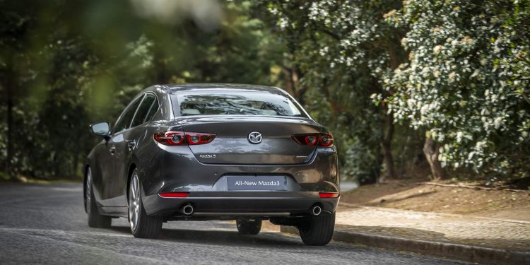 Mazda revela galeria de fotos e especificações do novo Mazda 3! 87