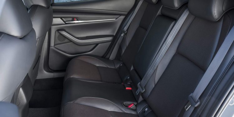Mazda revela galeria de fotos e especificações do novo Mazda 3! 125