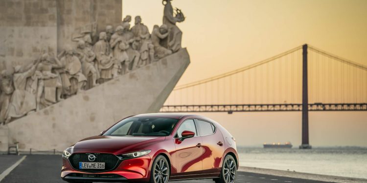 Mazda revela galeria de fotos e especificações do novo Mazda 3! 117