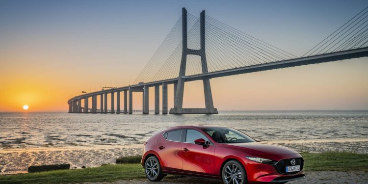 Mazda revela galeria de fotos e especificações do novo Mazda 3! 116