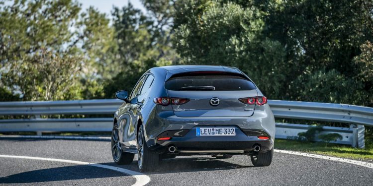 Mazda revela galeria de fotos e especificações do novo Mazda 3! 65