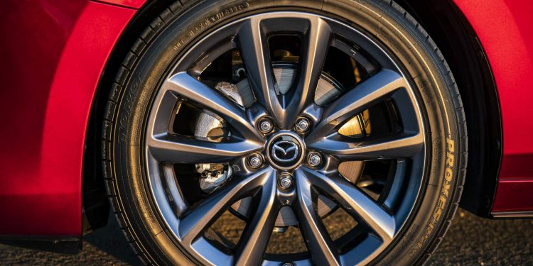 Mazda revela galeria de fotos e especificações do novo Mazda 3! 58