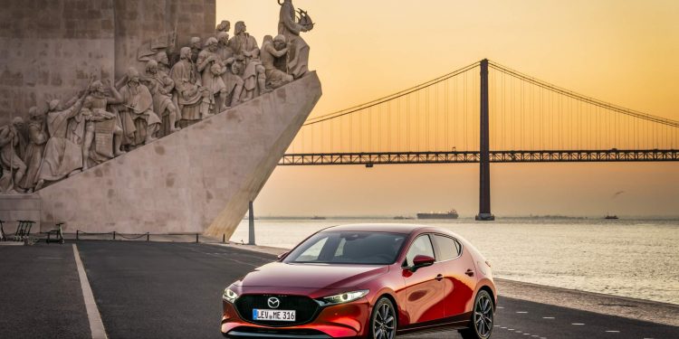Mazda revela galeria de fotos e especificações do novo Mazda 3! 83