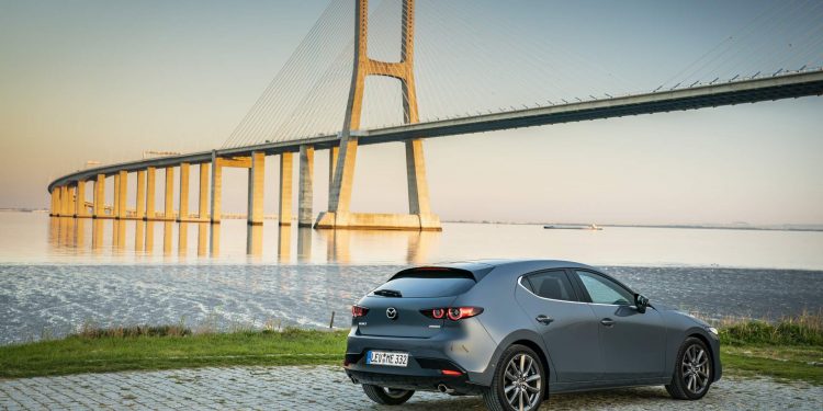 Mazda revela galeria de fotos e especificações do novo Mazda 3! 112