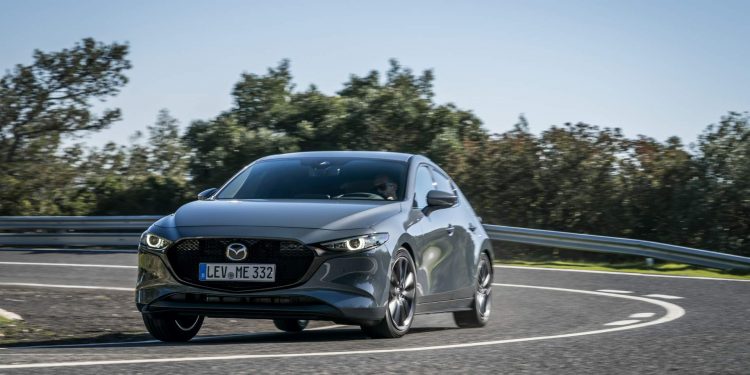 Mazda revela galeria de fotos e especificações do novo Mazda 3! 74